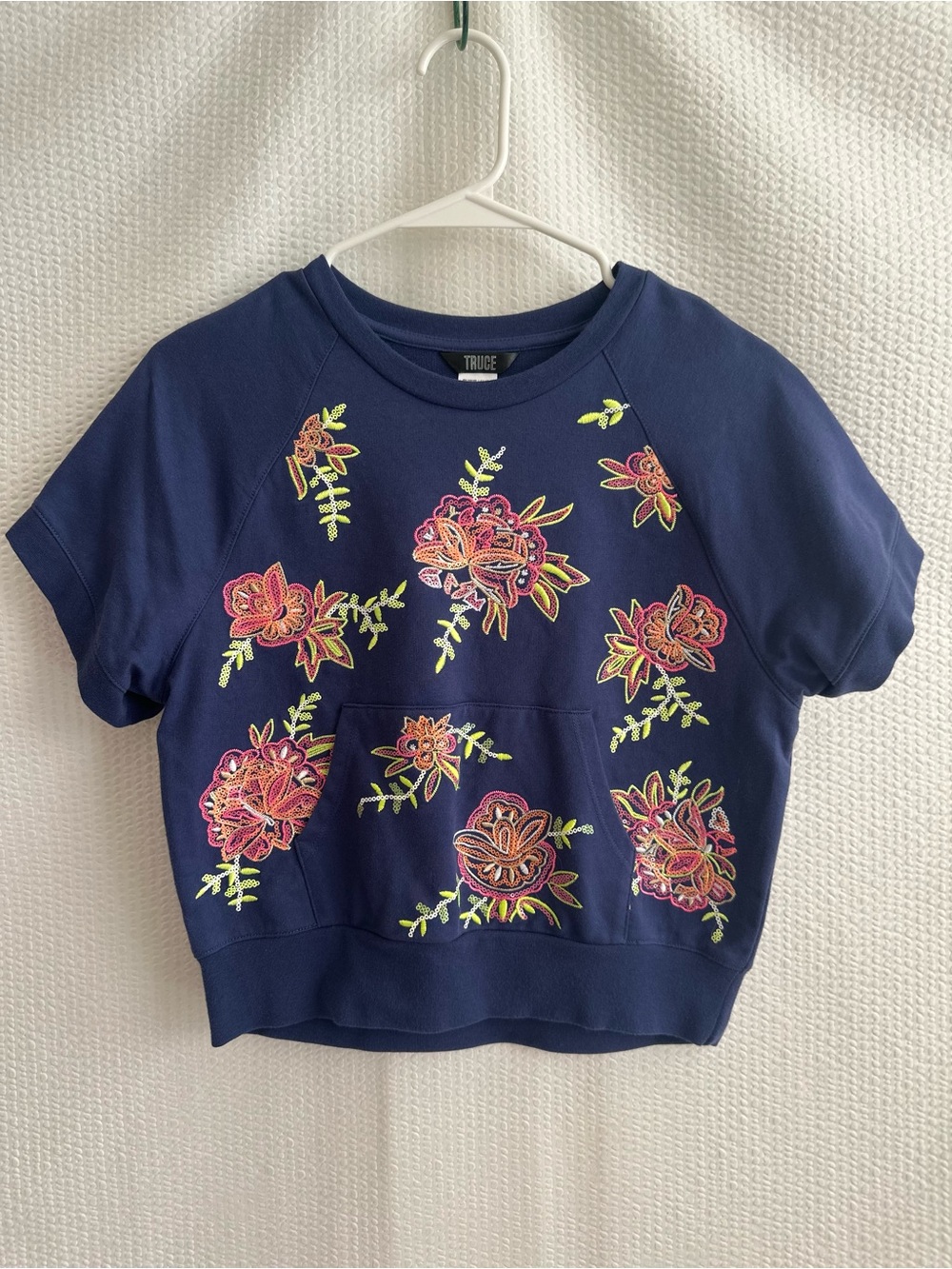 TRUCE Floral Sequin Short Sleeve Sweatshirt Girls 10-12 Blue Kangaroo Pocket